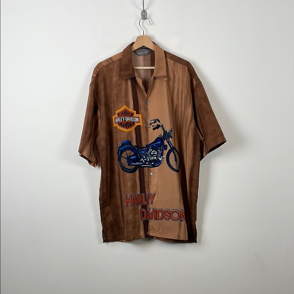 platinum silver Other - Platinum Silver Men's XL Short Sleeve Button Down Harley-Davidson Print on Shirt